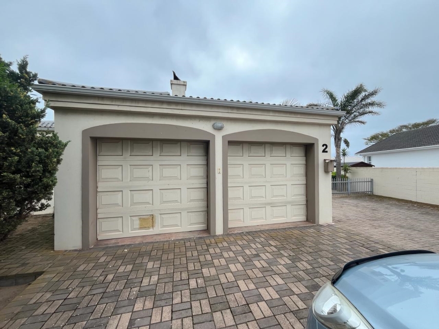 To Let 3 Bedroom Property for Rent in Country Club Western Cape